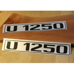 Unimog U1250 Typenkennzeichen beidseitig 2x Türe  A08